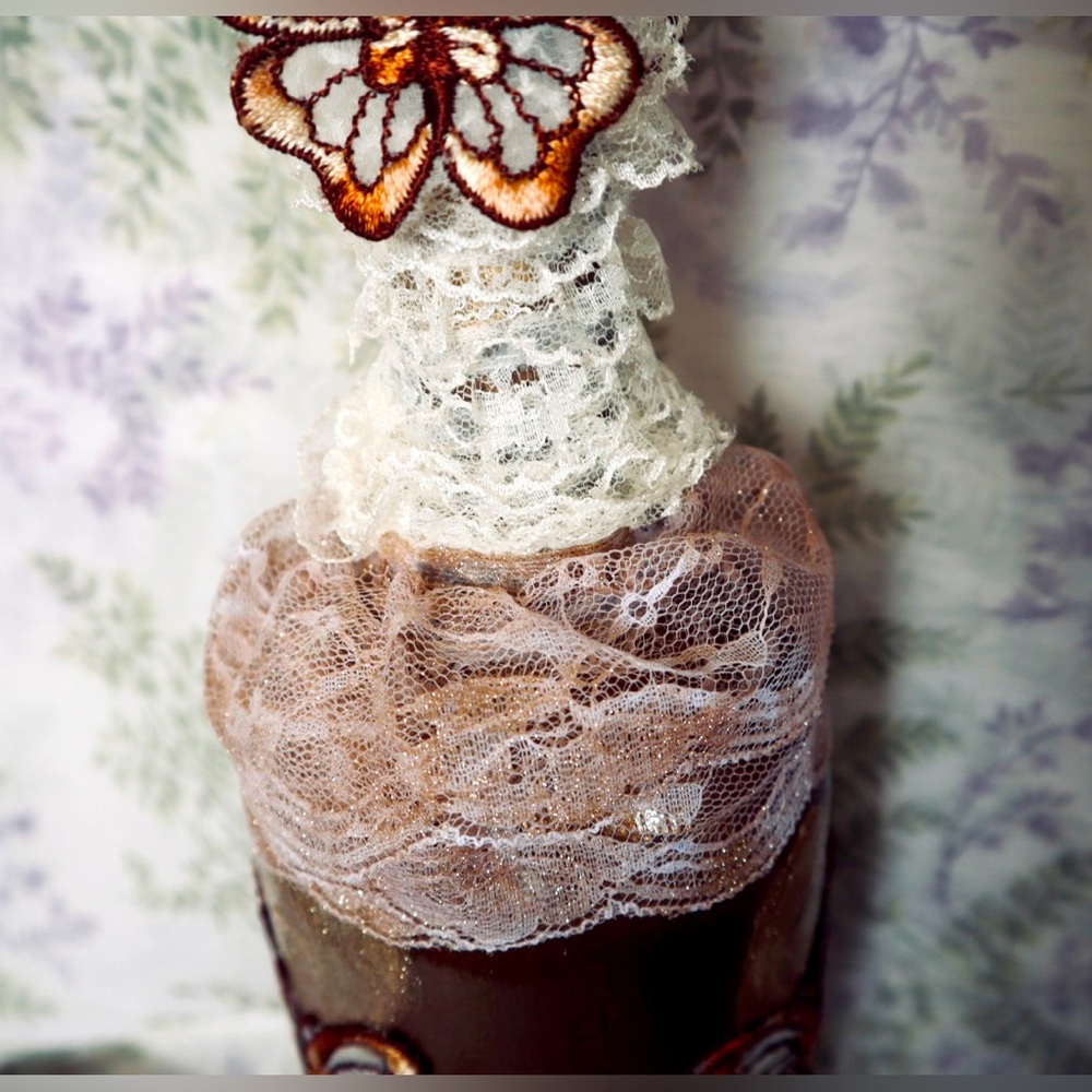 Hand Crafted Gypsy Bottle And Jar Set Butterflies & Flowers Meadow Set - Picture 7 of 15